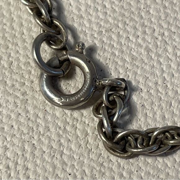 Vintage sterling silver filigree heart on sterling silver chain - Picture 2 of 12